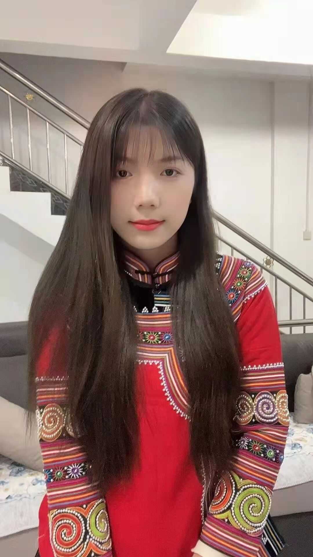 分享傣族漂亮的小姐姐